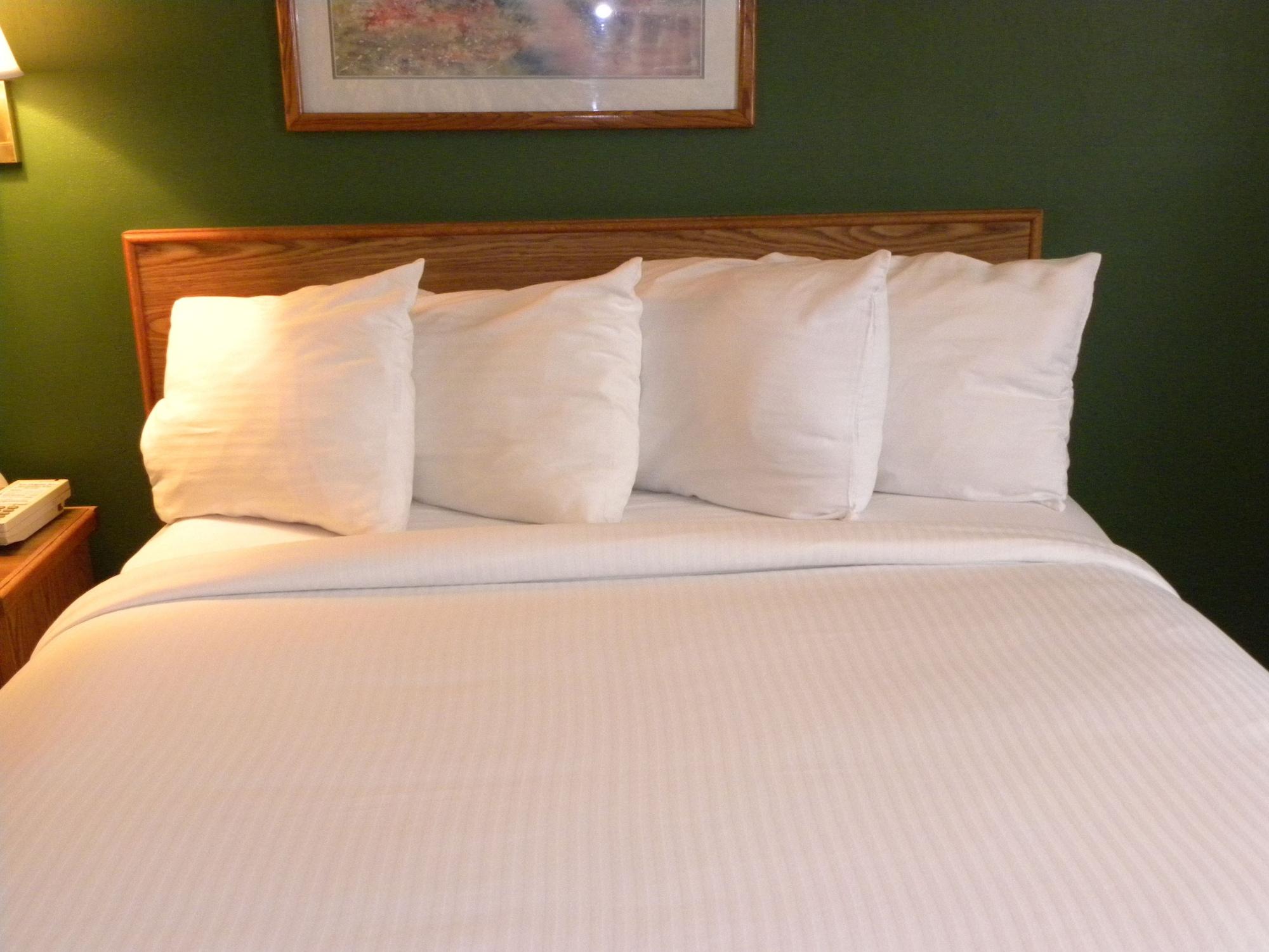 New Victorian Inn & Suites Киърни Екстериор снимка