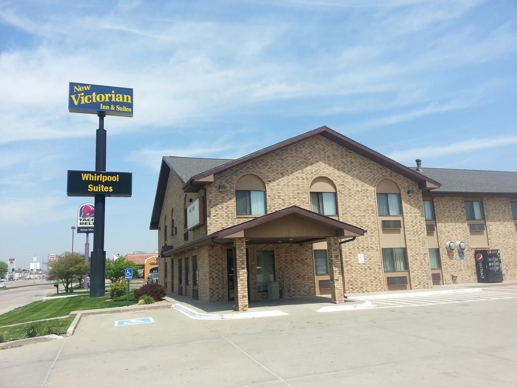New Victorian Inn & Suites Киърни Екстериор снимка