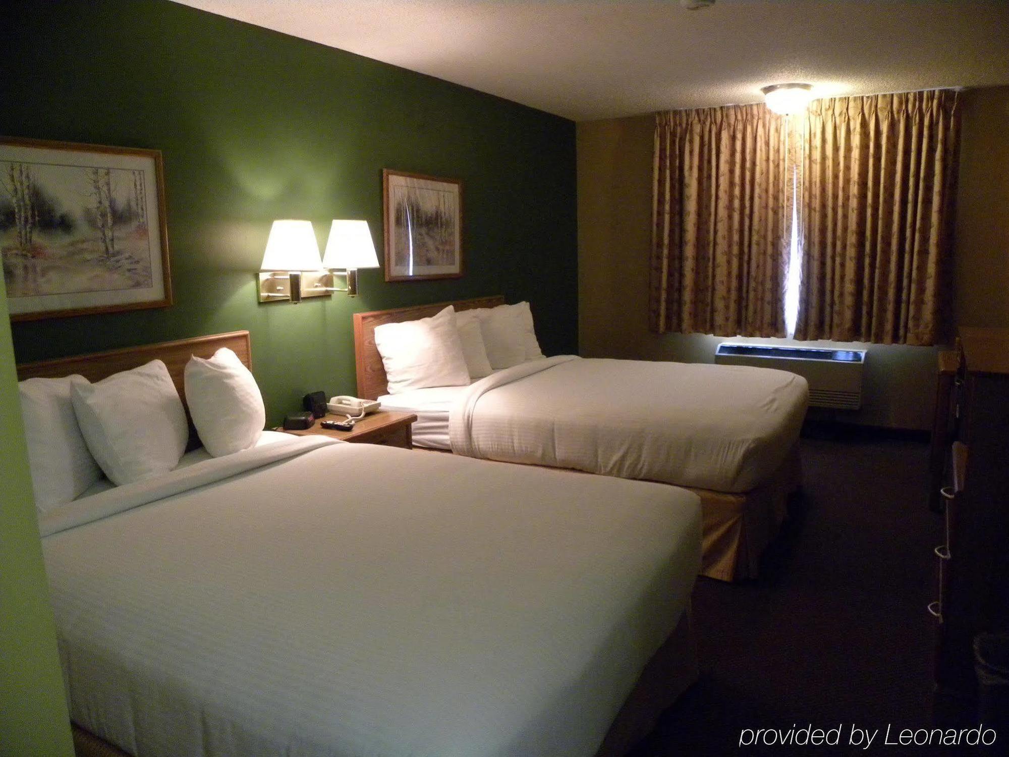 New Victorian Inn & Suites Киърни Екстериор снимка